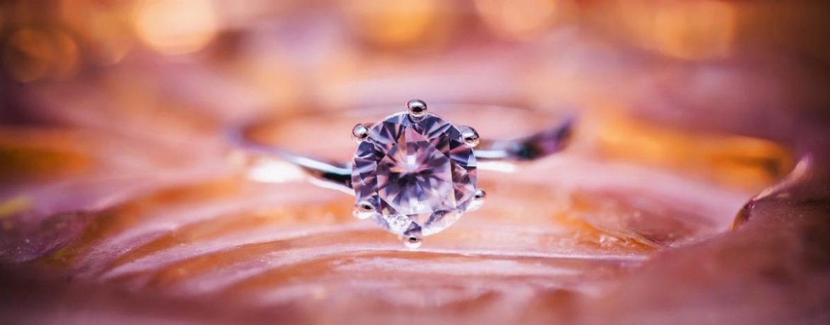 Gioielli e diamanti: brillare con stile e scintillio, un’espressione autentica di eleganza